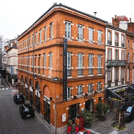 Ours Blanc - Centre 3* Toulouse