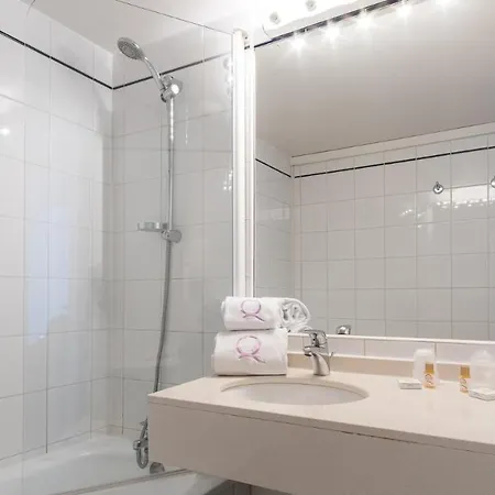 Ours Blanc - Centre 3* Toulouse