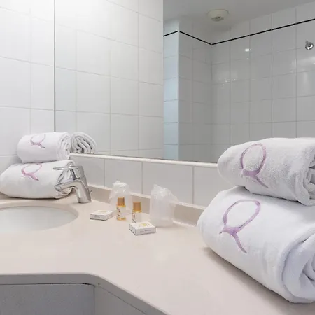Ours Blanc - Centre 3* Toulouse