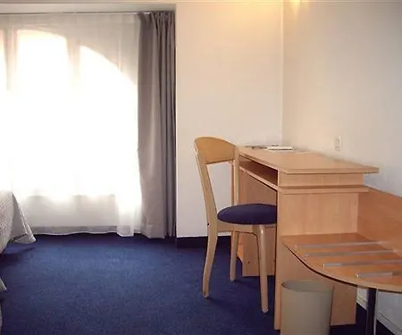 Ours Blanc - Centre Hotel 3*